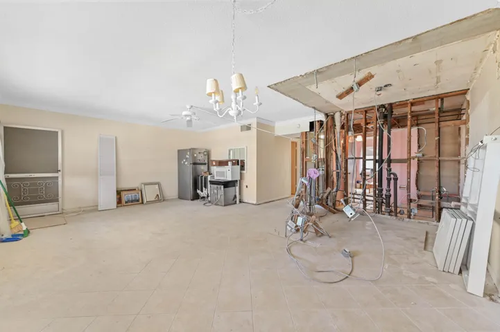 12 Dining area 02