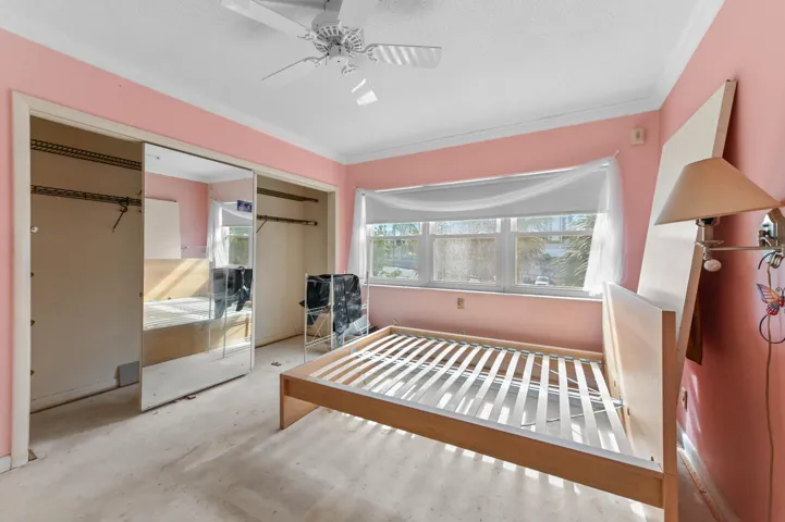 19 Bedroom 02