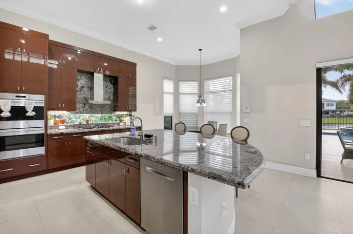 WALL OVEN
