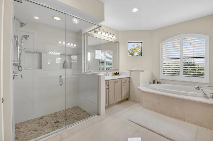 FRAMELESS SHOWER DOORS