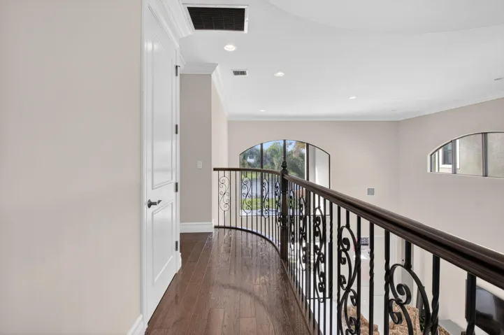 PRIVATE-SEPERATE FLOOR HAS OWN BALCONY ON WAY UP TO MAIN BED