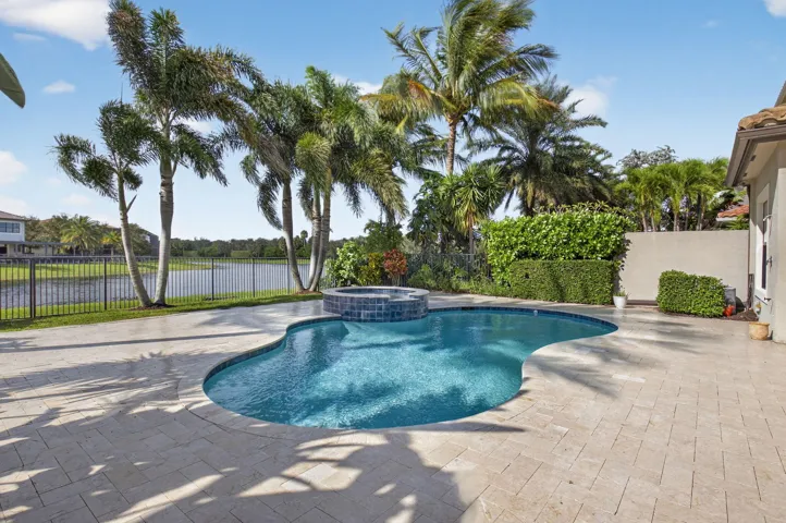 TRAVERTINE LANAI/ HOT TUB