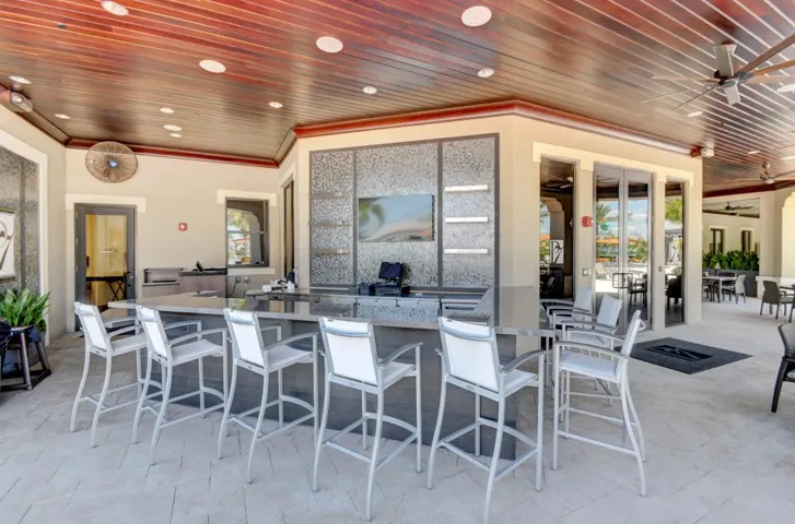 SNACK BAR