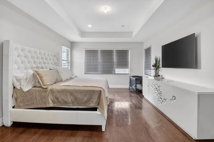 WOODFLOORS THROUGHOUT
