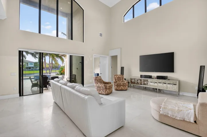 SPACIOUS WITH PLENTY OF LIGHT-VAULTED CEILINGS AND HIGH HATS