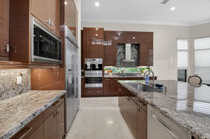 UPGRADED CABINETS-HIGH HATS THROUGHOUT