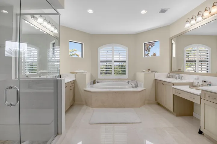 SHOWER , JET TUB