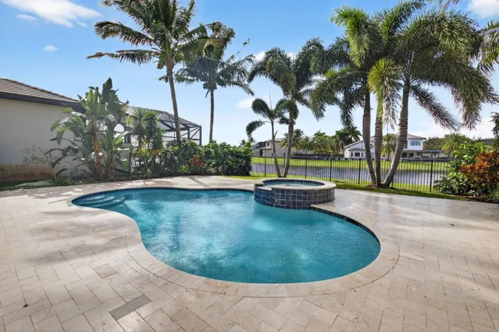 BACKYARD LAKE VIEW