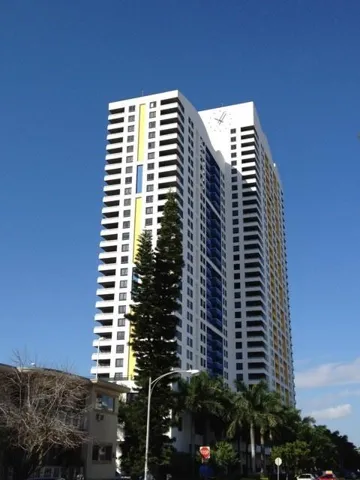 Photo of Building: "The Waverly at South Beach Condominium"