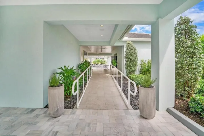 Chickee Bar Entrance