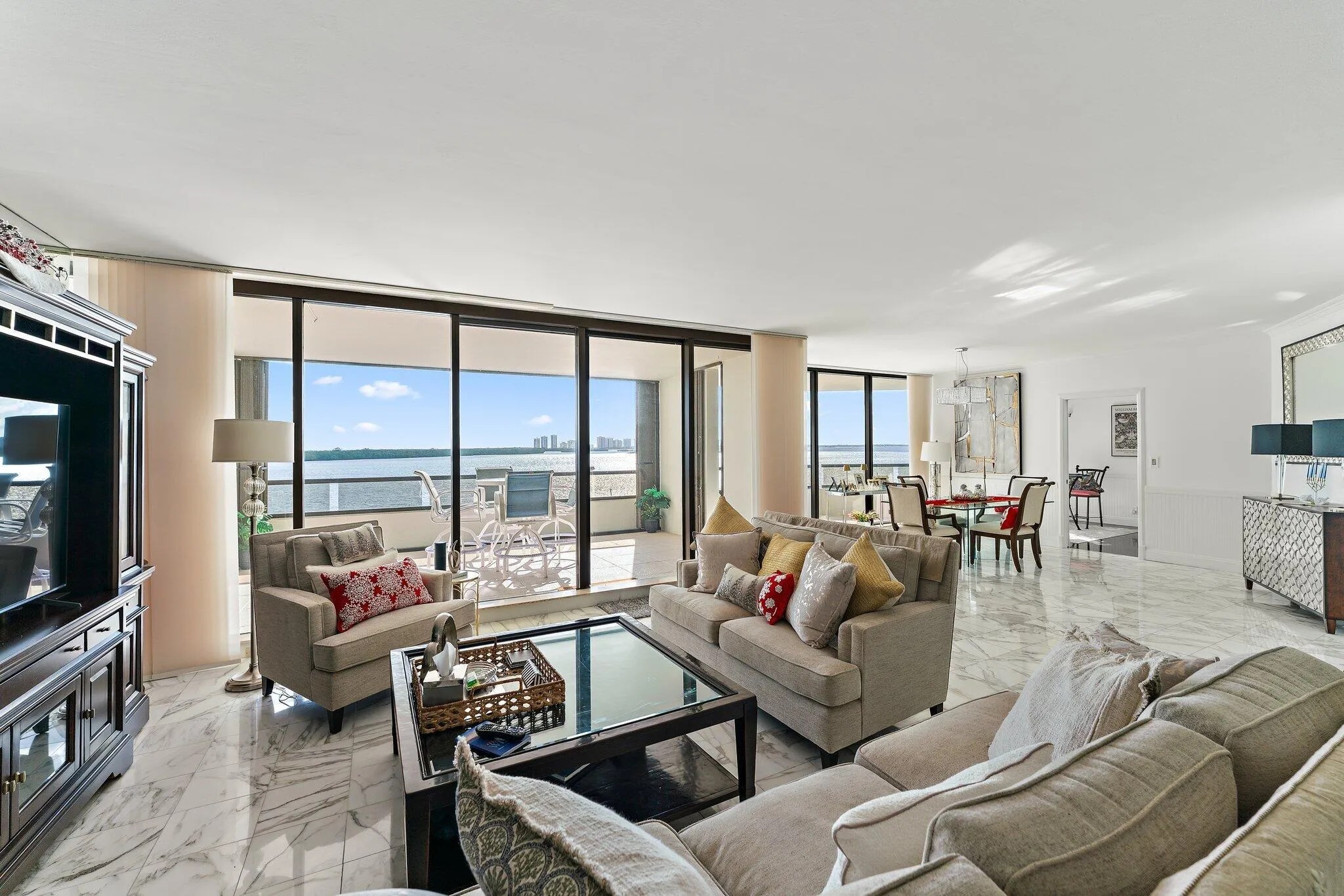 100 Lakeshore Drive #457