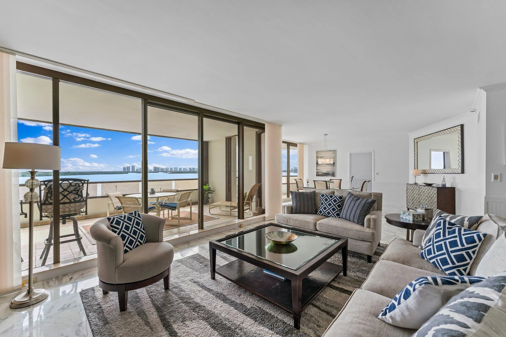 100 Lakeshore Drive #457