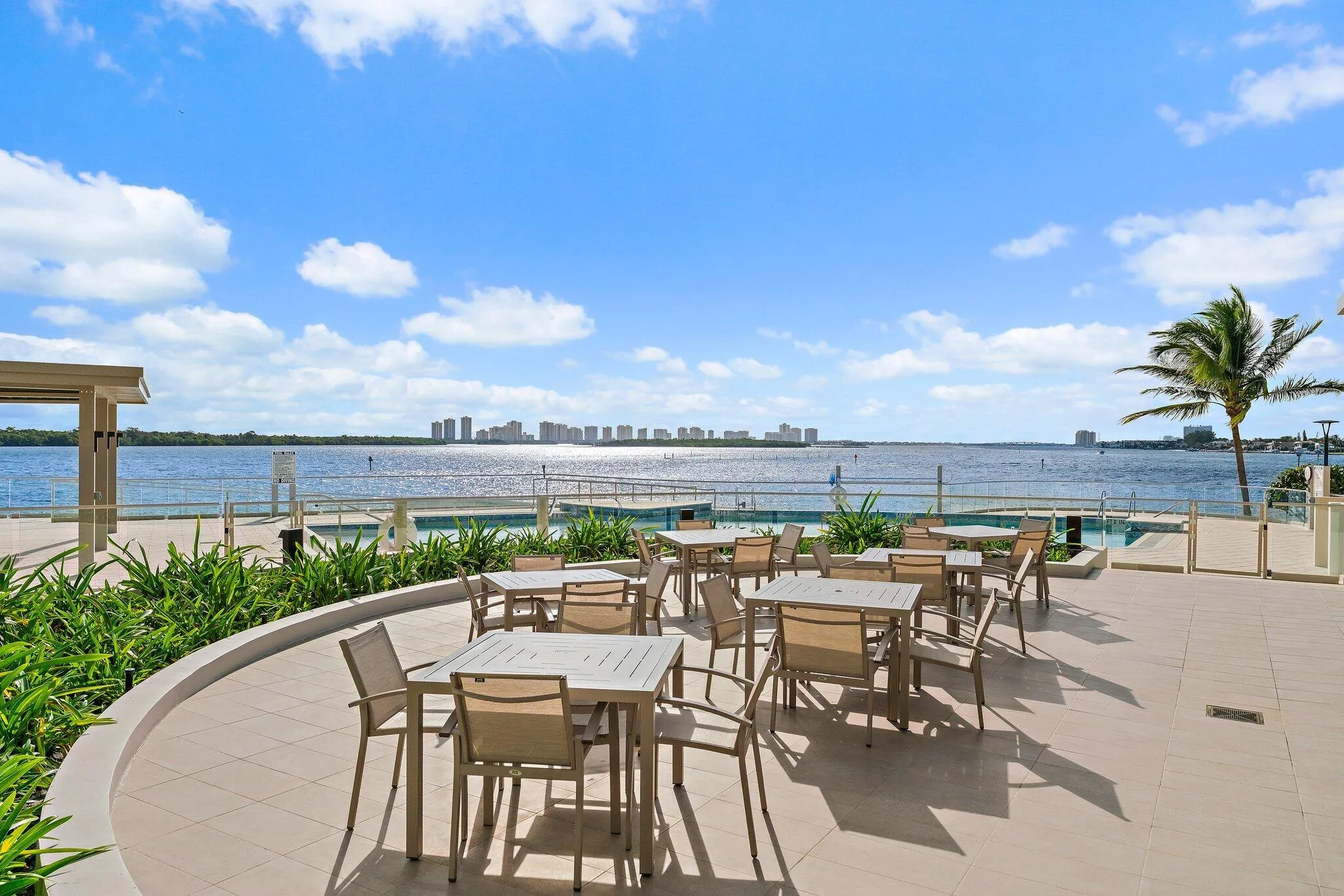 100 Lakeshore Drive #457