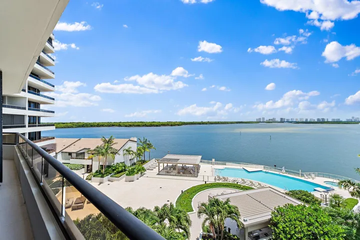 100 Lakeshore #457