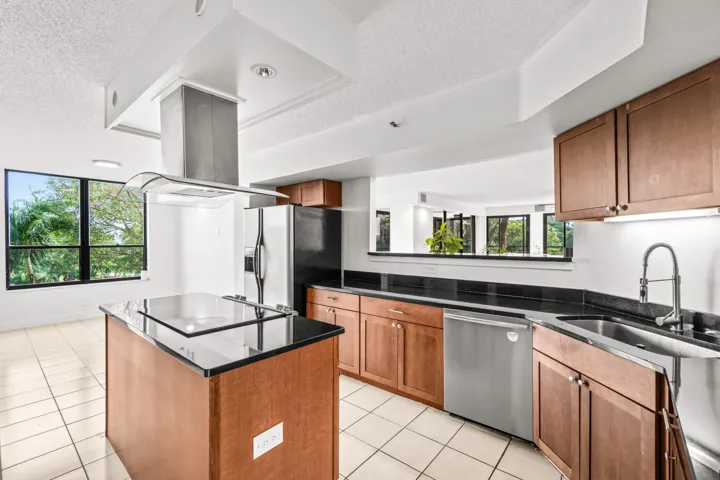 008-7201PromenadeDrive-302-BocaRaton-FL-