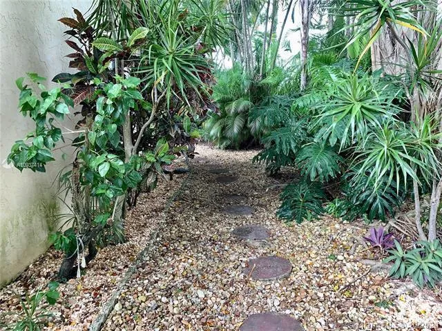 Barlake Side