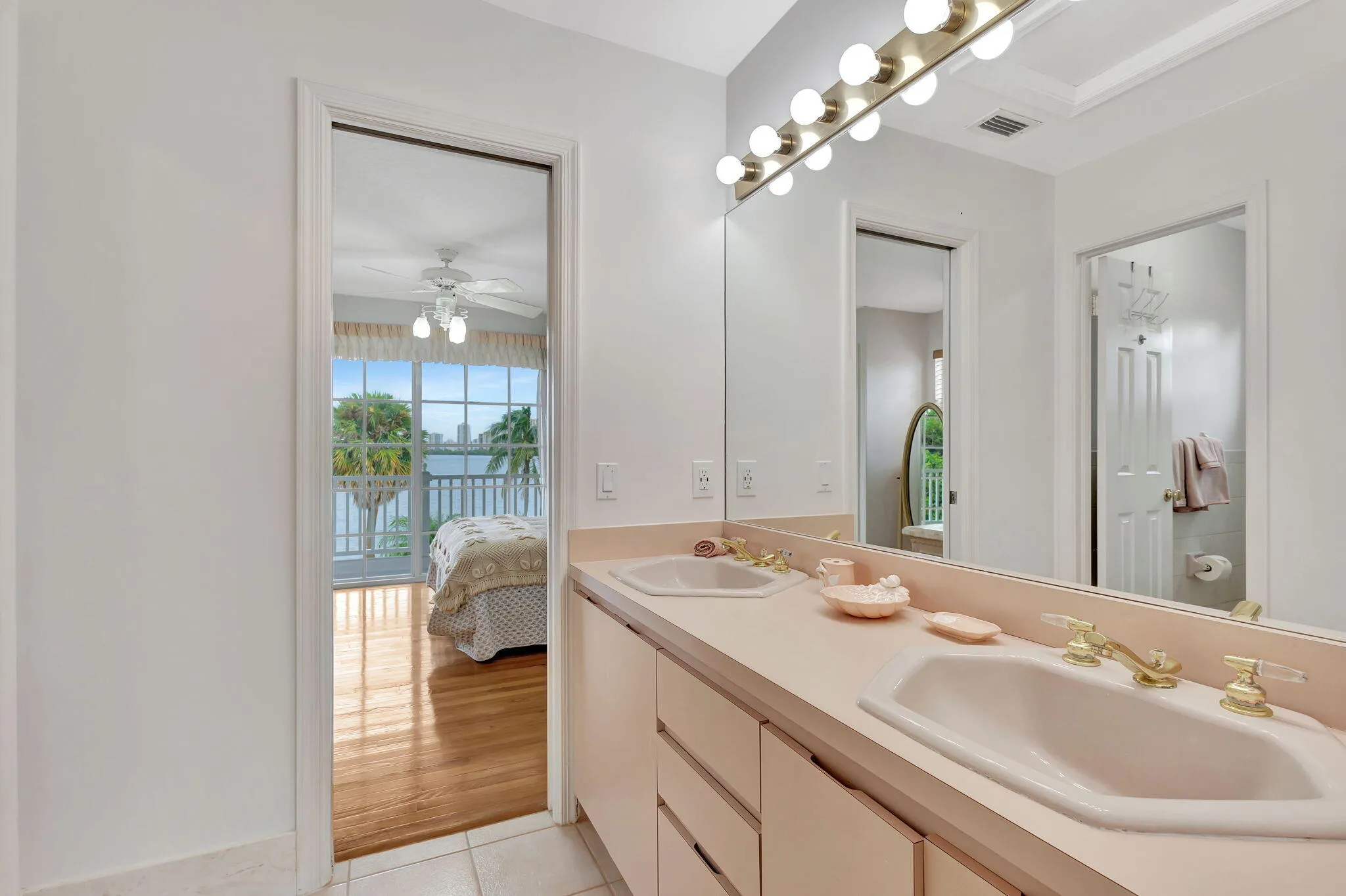 17-web-or-mls-1141Pine__161