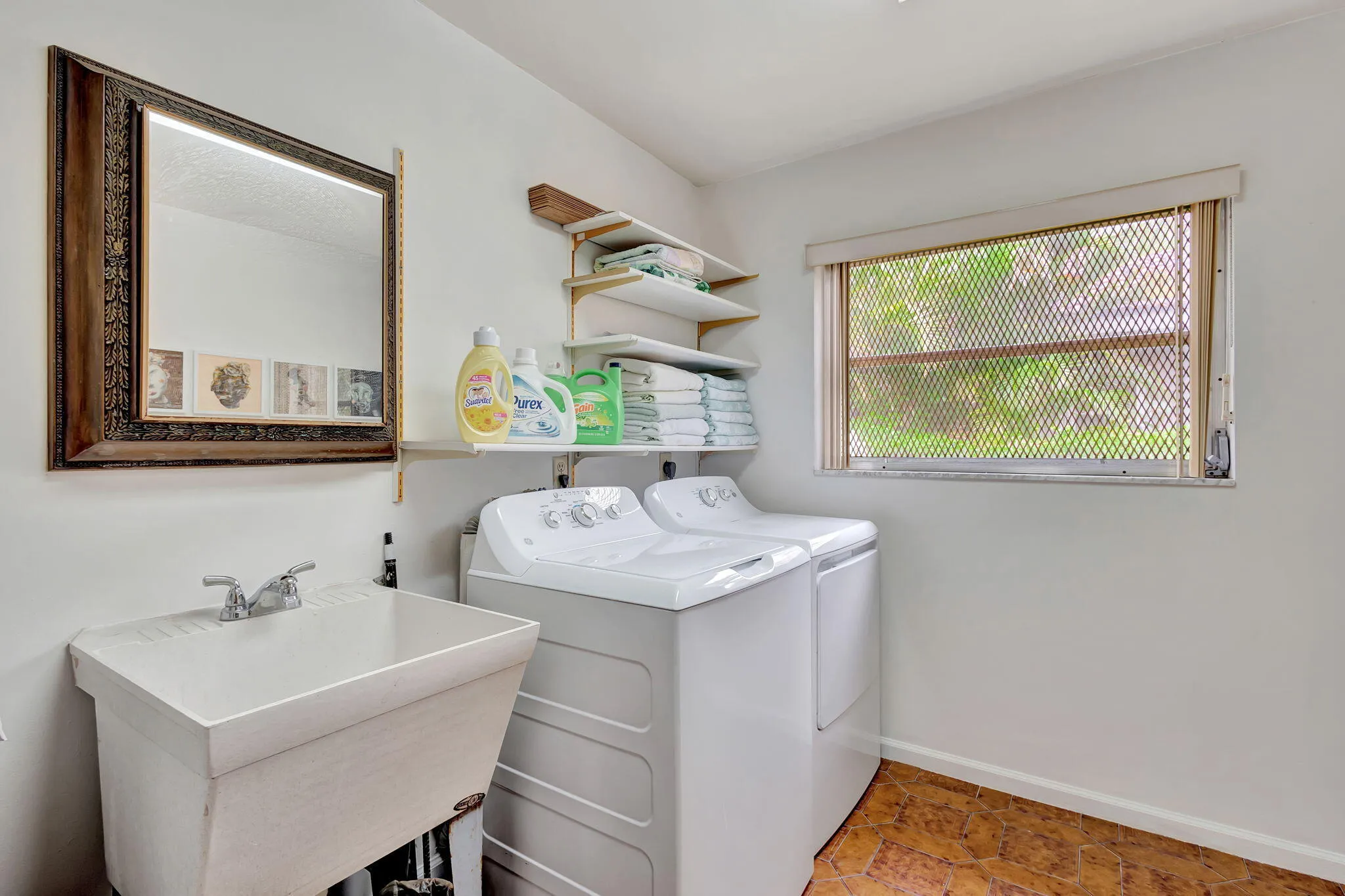 12-web-or-mls-1141Pine__106