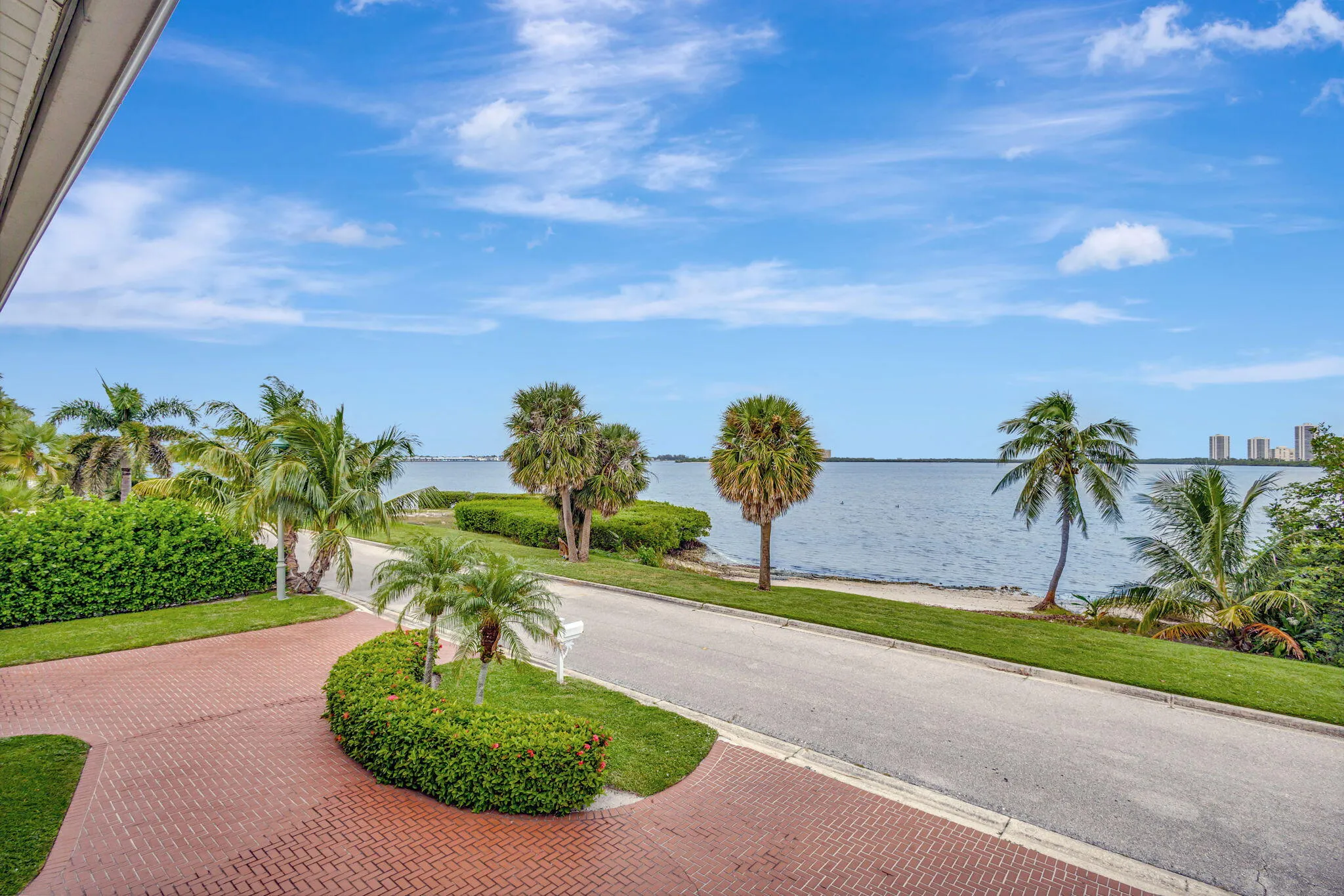 29-web-or-mls-1141Pine__246