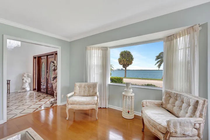 5-web-or-mls-1141Pine__36