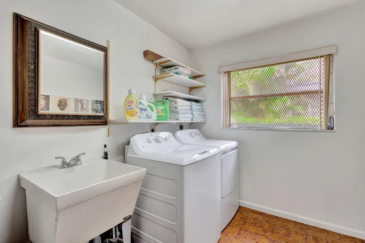12-web-or-mls-1141Pine__106
