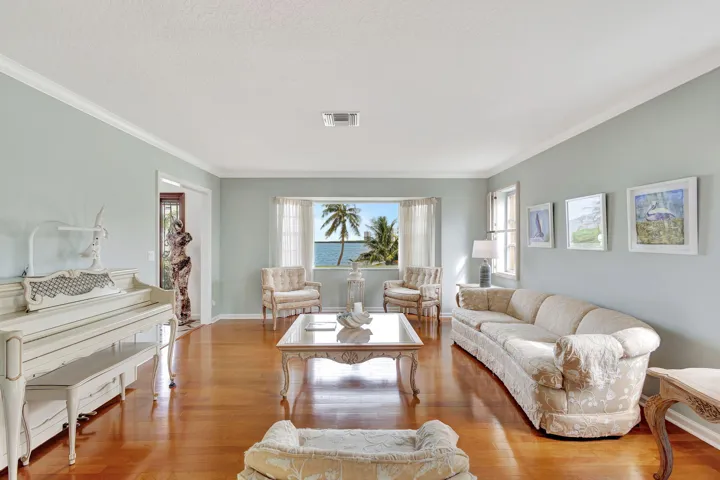 4-web-or-mls-1141Pine__31
