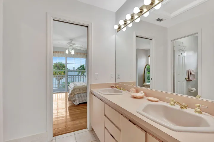 17-web-or-mls-1141Pine__161