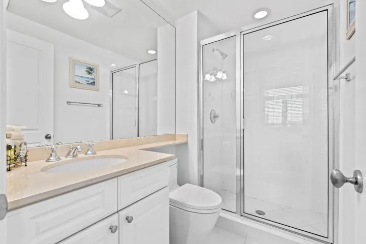 25-web-or-mls-A7404764