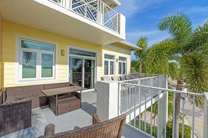 33-web-or-mls-A7405501
