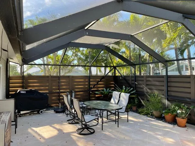 17C Screened Patio