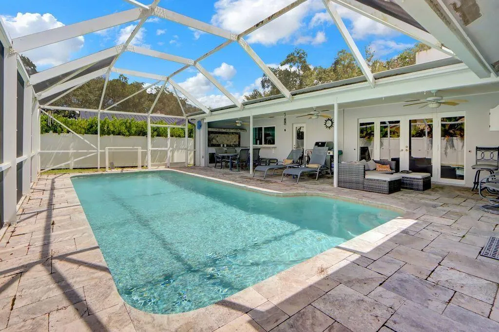 Screened Pool