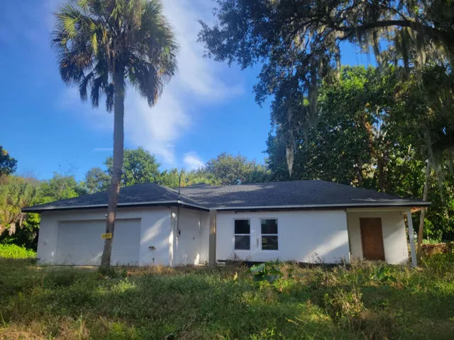 Front of home on dead end street.
