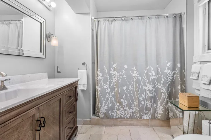 1st Primary Suite Bathroom