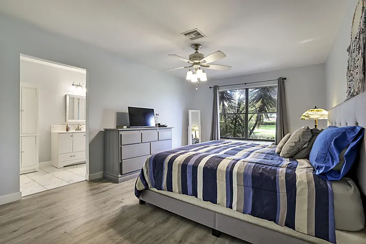 6186 Brandon St -20