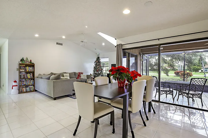 6186 Brandon St -9