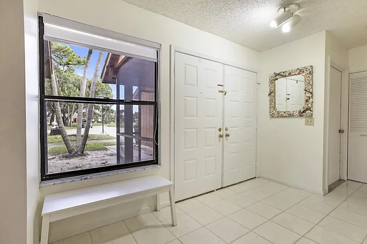 6186 Brandon St -3
