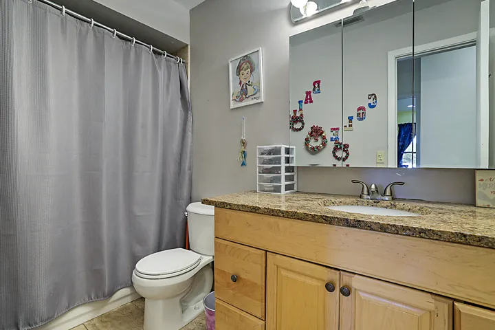 6186 Brandon St -26
