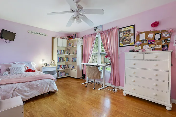 6186 Brandon St -23