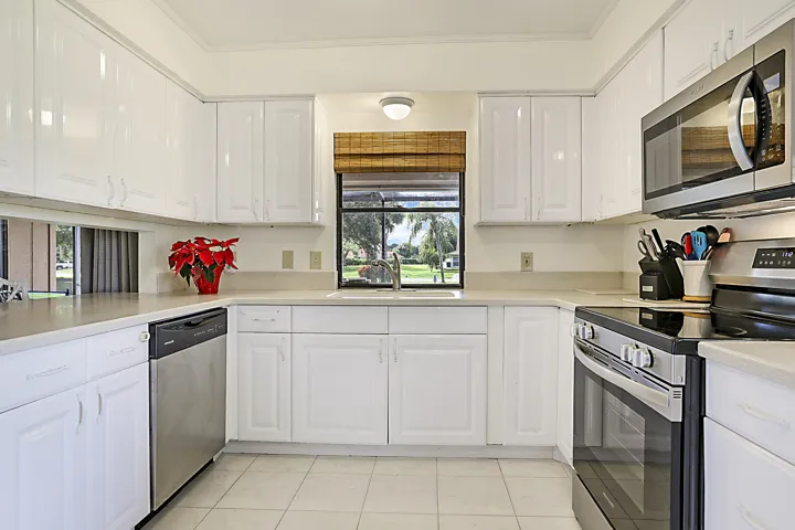 6186 Brandon St -14