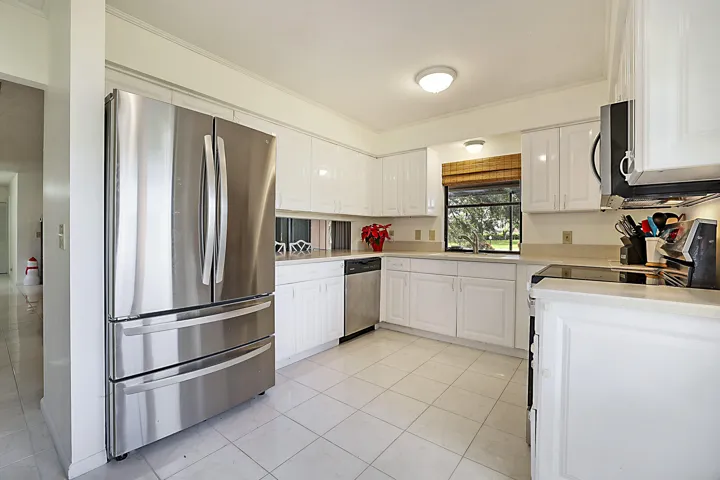 6186 Brandon St -13
