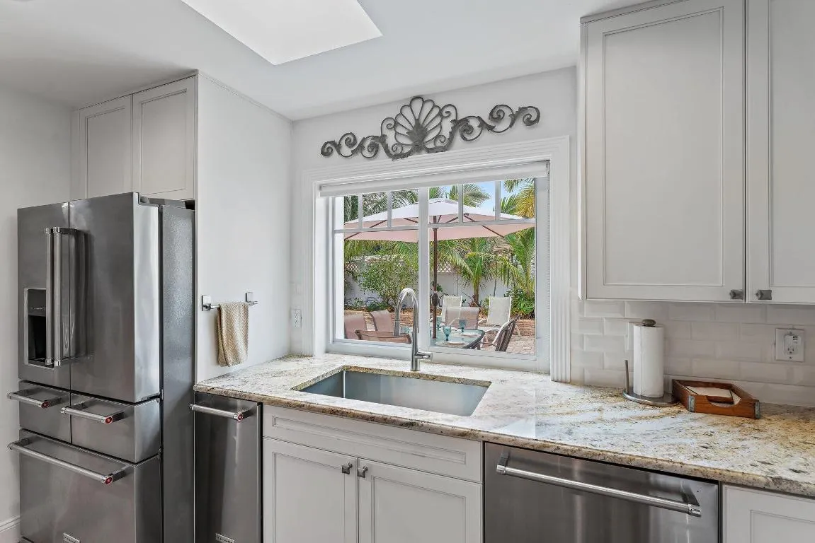 024-460SunriseWay-JunoBeach-SMALL