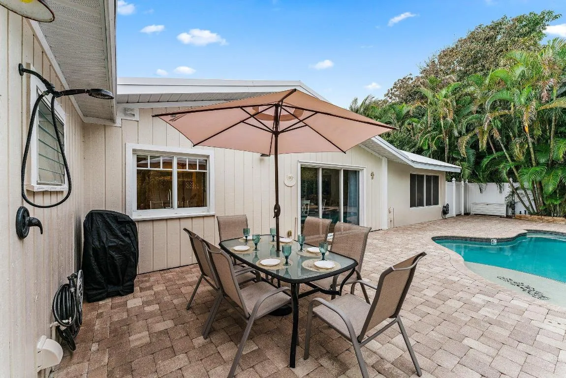 050-460SunriseWay-JunoBeach-SMALL