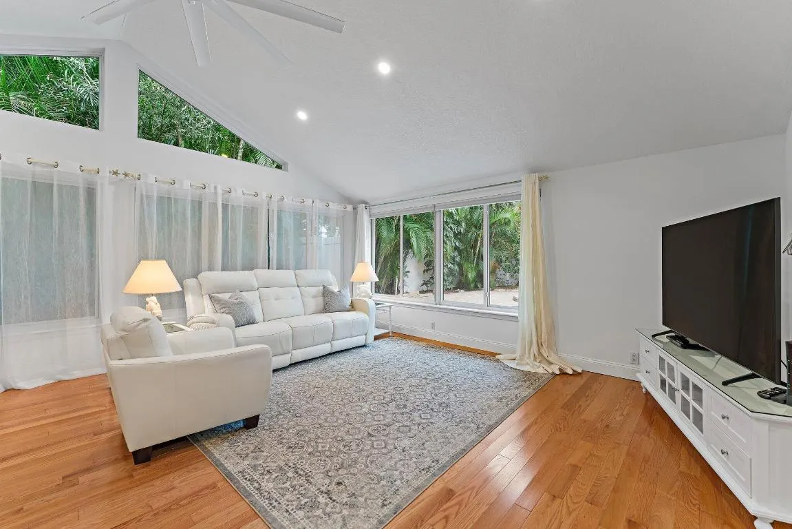 037-460SunriseWay-JunoBeach-SMALL