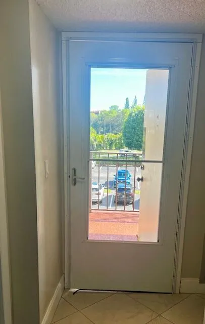 2 front doors- you can open the outer door and enjoy lots of light with the additional door closed.