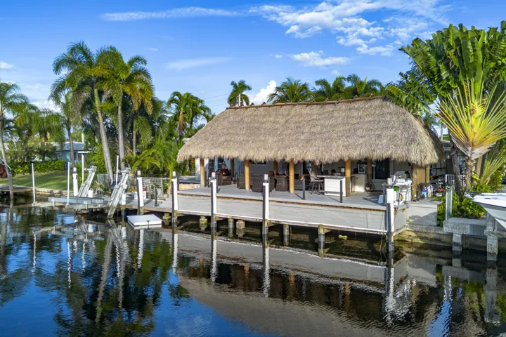 breathtaking views of the wide water canal with ocean access,