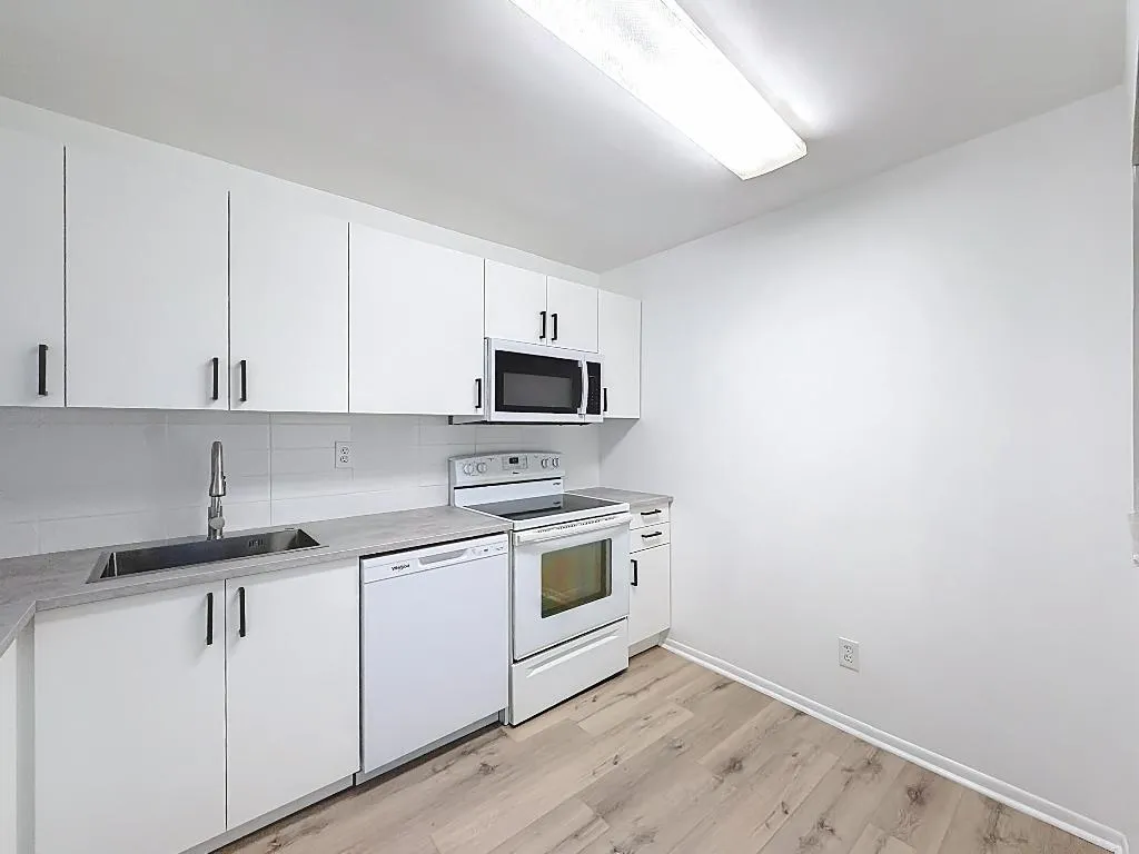 961 NW 45th Street #3-15