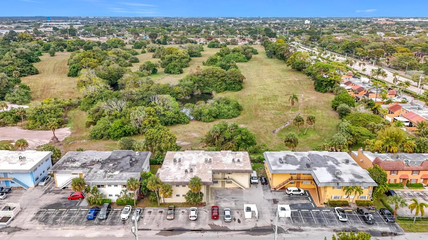 961 NW 45th Street #3-3