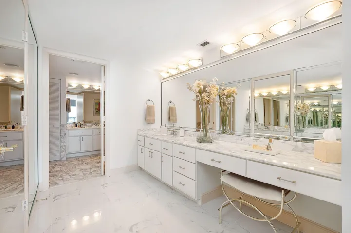 Ensuite Dressing Room & Closets