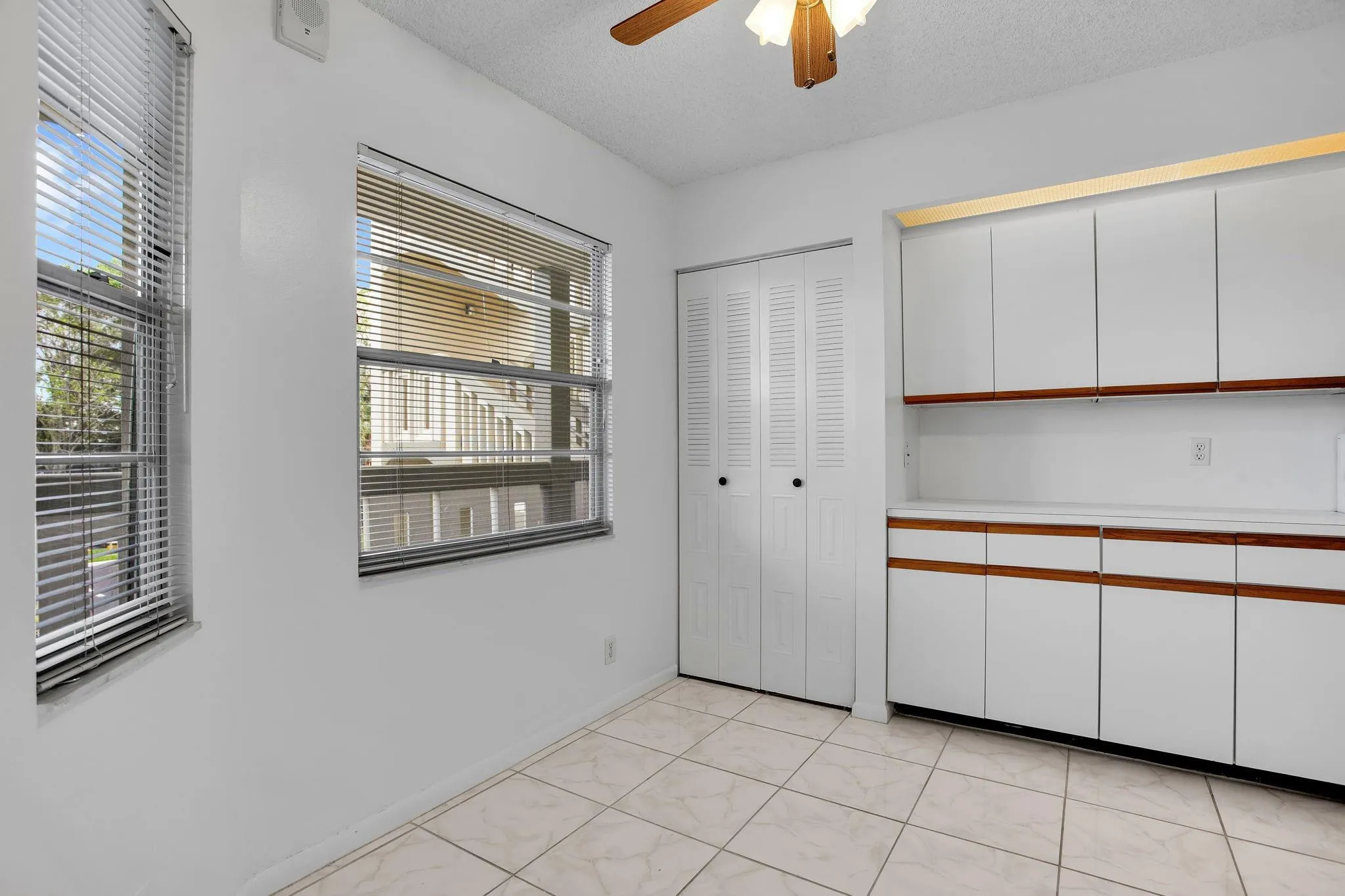 KITCHEN Has X-tra Large Panty