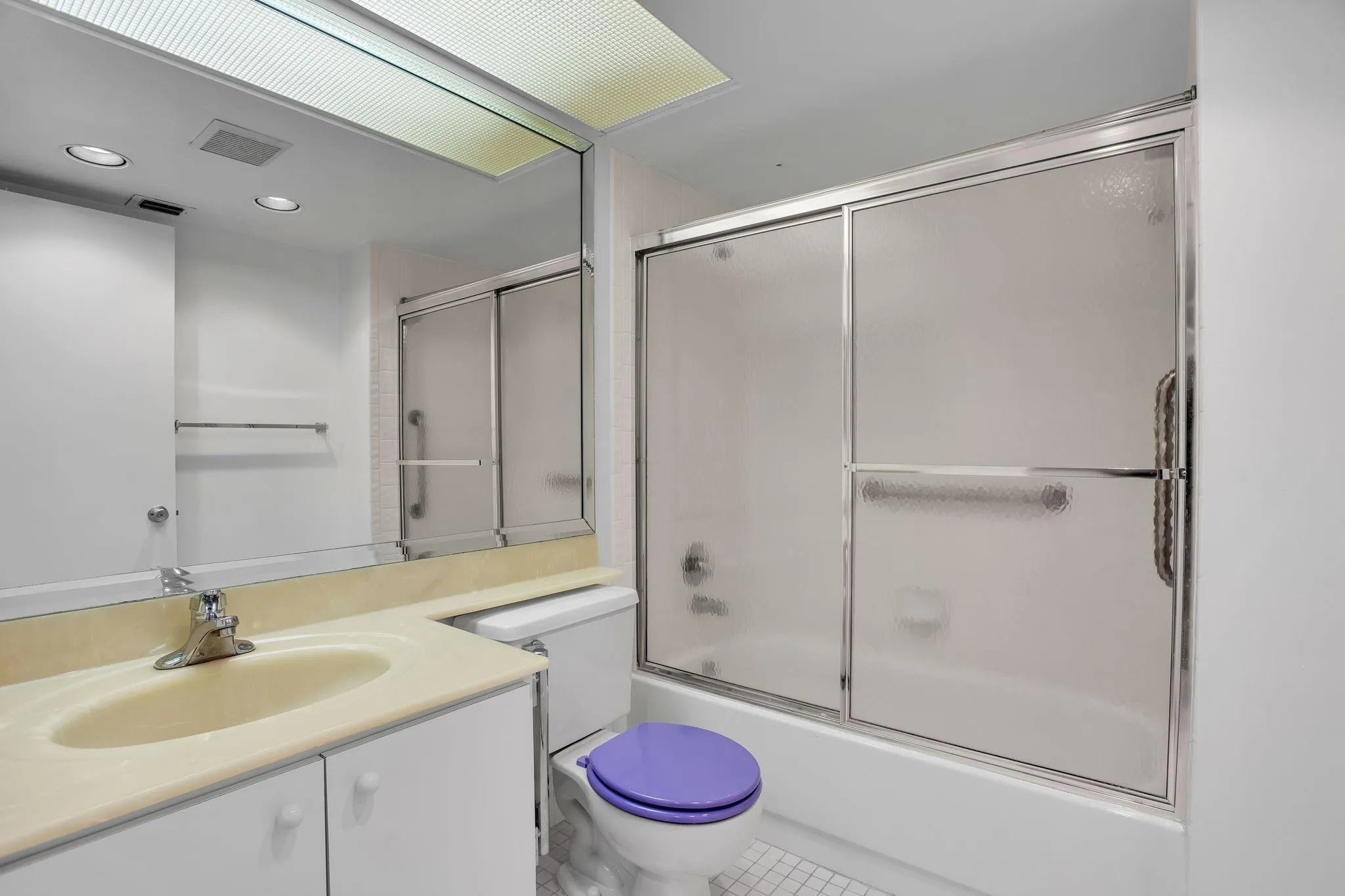 GUEST BATH/SHOWER